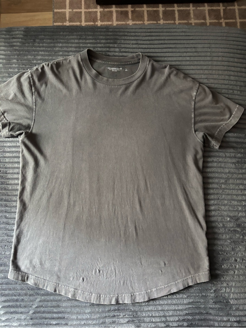 Men's Crewneck Curved Edge T-Shirt in Charcoal Gray
